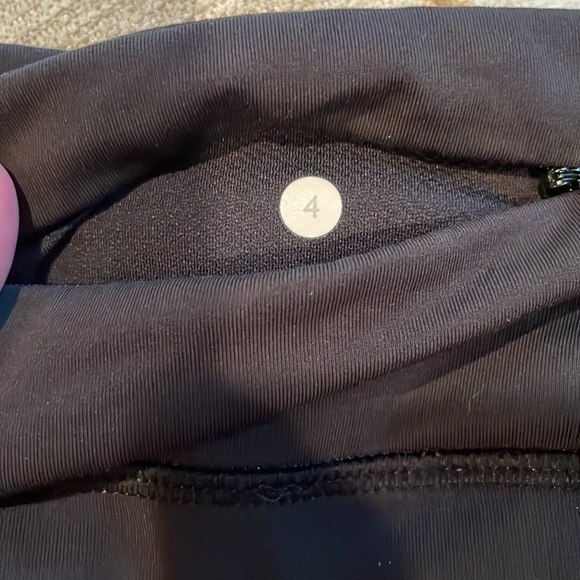 Lululemon size 4 black full length leggings - Picture 6 of 8